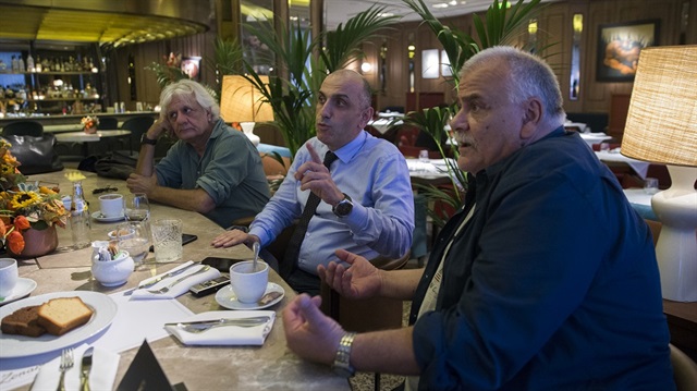 Kıbrıs’tan Kardak’a kadar iki ülke arasındaki krizlere tanıklık eden gazetecilerin bakış açıları. 