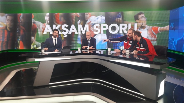 TVNET'te yayınlanan Akşam Sporu'na Bahçeşehir Koleji İcra Kurulu Başkanı Hüseyin Yücel ve Bahçeşehir Koleji Basketbol Takımı Koçu Stefanos Dedas konuk oldu. 