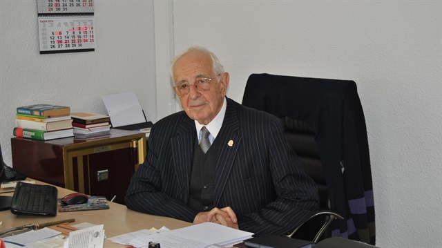 Dr. Metin Eriş, Türk kültürünün belirlenmesi, tanıtımı ve taşıyıcılığı için 50 yılı aşkın süredir çalışıyor.