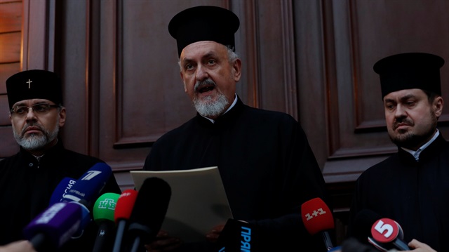 Metropolitan Emmanuel of France reads a statement after the Synod meeting at the Ecumenical Orthodox Patriarchate in Istanbul, Turkey October 11, 2018. 