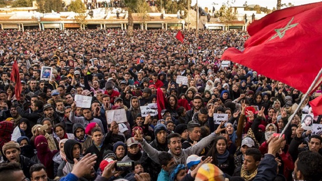  المئات يتظاهرون للمطالبة بمحاربة الفساد والرشوة في المغرب
