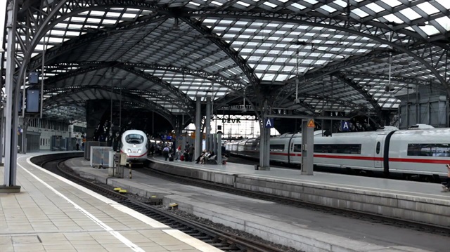 Köln tren farı
