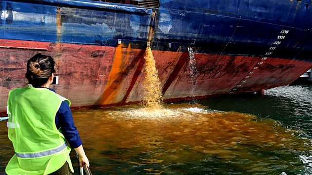 Denizi kirleten 152 gemiye 7 milyon lira ceza kesildi.