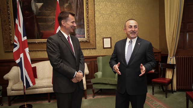 Dışişleri Bakanı Çavuşoğlu, İngiltere Dışişleri Bakanı Jeremy Hunt ile görüştü