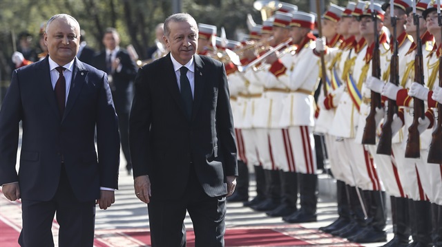 Cumhurbaşkanı Recep Tayyip Erdoğan, Moldova Cumhurbaşkanlığı Binası’nda resmi törenle karşılandı.