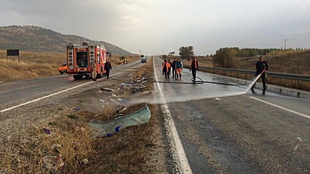 Kahramanmaraş'ta yolcu otobüsünün devrilmesi sonucu 7 kişi hayatını kaybetti 24 kişi de yaralandı