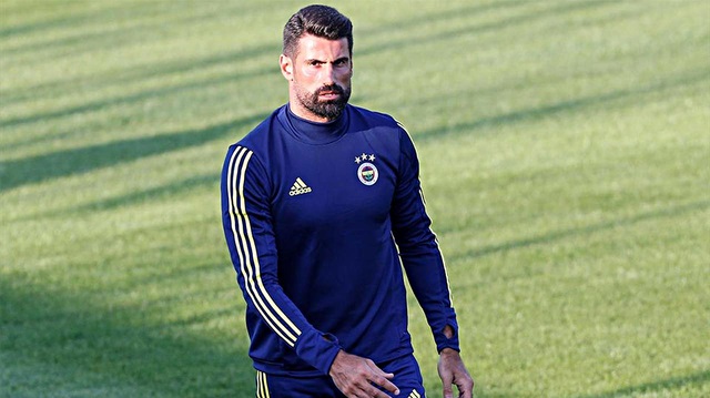 16 sezon Fenerbahçe forması giyen Volkan Demirel, sezon başında sarı-lacivertlilerle 1 yıllık sözleşme uzatmıştı. 