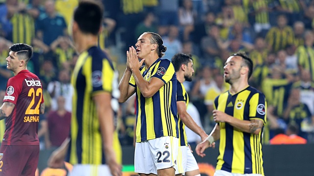 Fenerbahçe formasıyla 3'ü ilk 11 olmak üzere 6 maça çıkan Frey henüz golle tanışamadı.
