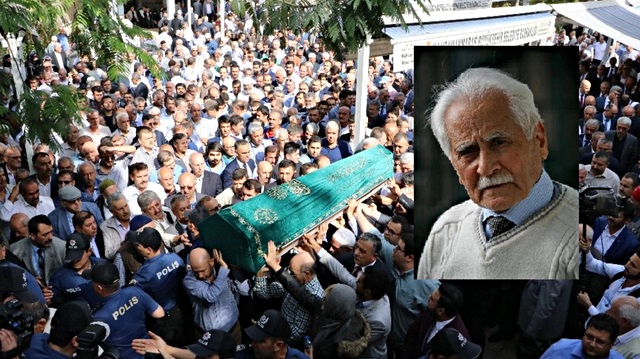 Karakoç'un cenazesine sevenleri ve yakınları katıldı.