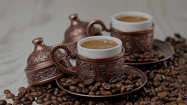 Günün her saati yanı başımızda olan içeceğimiz kahvenin Türkiye serüveni nasıl başladı?