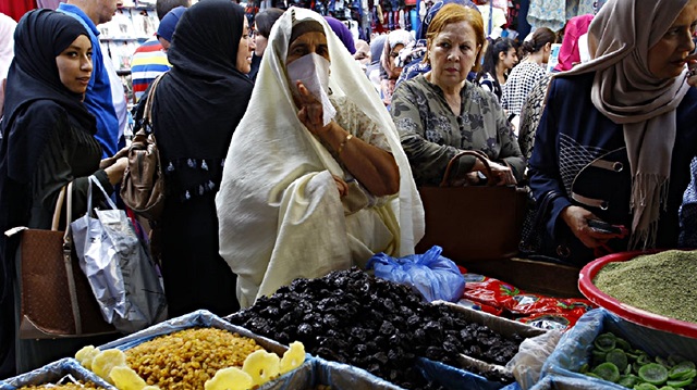 Cezayir'de iş yerlerinde peçe takmak yasaklandı 