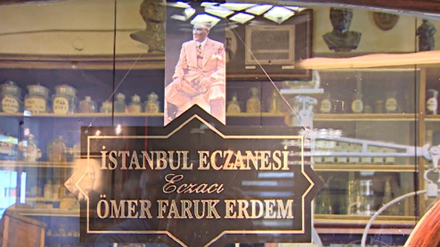 Tarihi İstanbul Eczanesi'nin son sahibi eczacı Ömer Faruk Erdem