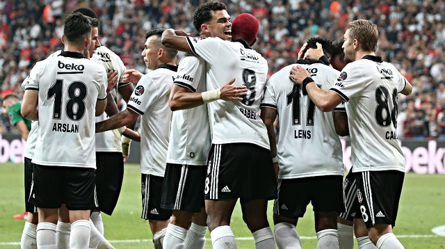 Beşiktaş, ligde 15 puanla 3. sırada yer alıyor.