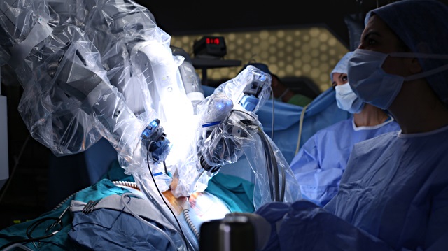 Robotik cerrahide ameliyatı robot değil, doktor yapıyor.