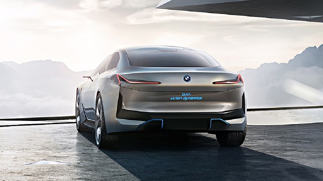 i Vision Dynamics beşinci nesil BMW eDrive teknolojisi ve 70 kWs gücündeki bataryaya sahip olacak.