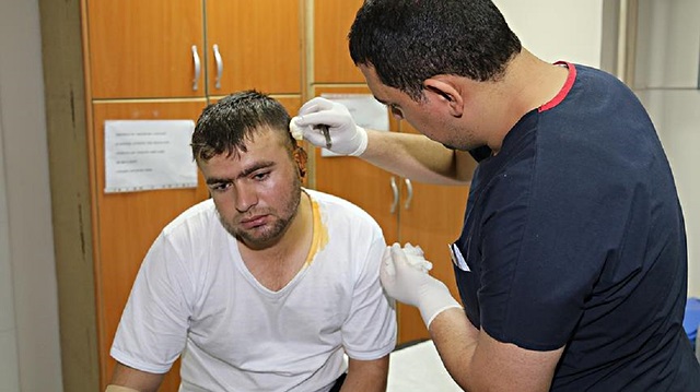 Doğuştan kulağı olmayan 21 yaşındaki Ahmet Tunç'a kaburga kıkırdağından kulak yapıldı.