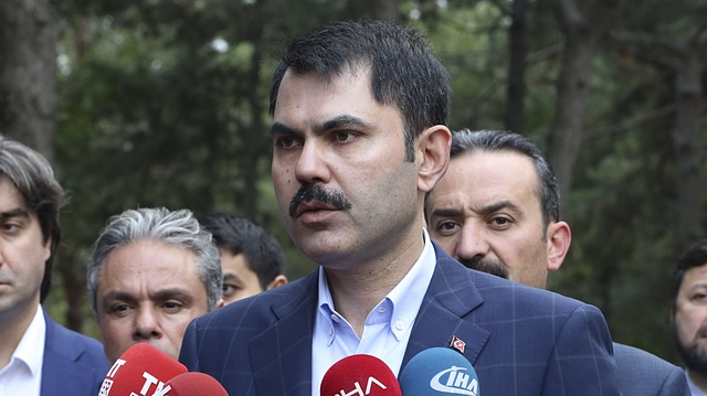 Çevre ve Şehircilik Bakanı Murat Kurum, gazetecilere açıklamalarda bulundu. 