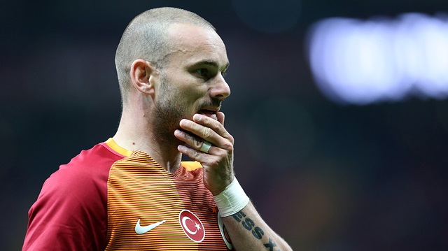 Wesley Sneijder, Galatasaray formasıyla çıktığı 175 resmi maçta 45 gol attı 44 asist yapma başarısı gösterdi.