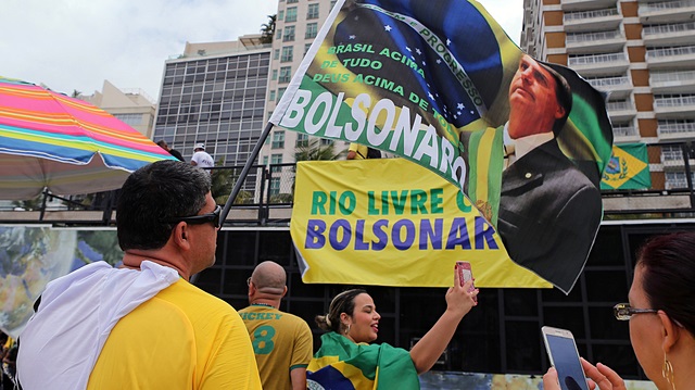 Supporters of Jair Bolsonaro, far-right lawmaker and presidential candidate of the Social Liberal Party (PSL), attend a demonstration in Rio de Janeiro, Brazil October 21, 2018. Picture taken October 21, 2018. 
