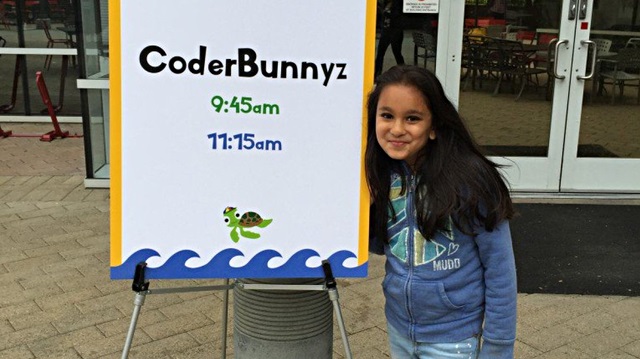 Samaira Mehta, sekiz yaşına geldiğinde CoderBunnyz adlı bir oyun geliştirdi.