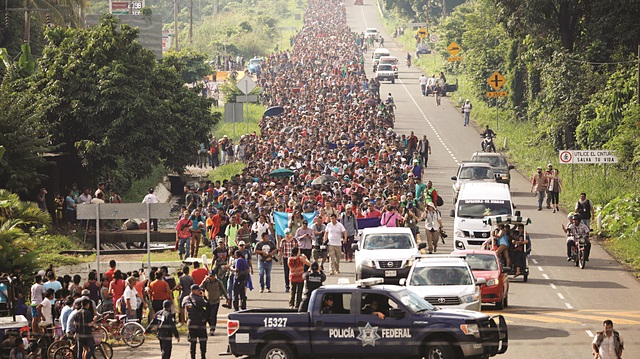 Göçmenler, ABD’ye ulaşma amacıyla kuzeye doğru yürüyüşlerine devam etme kararı aldı. 