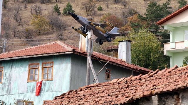 Aktaş köyündeki uçak maketleri, büyük ilgi görüyor. 
