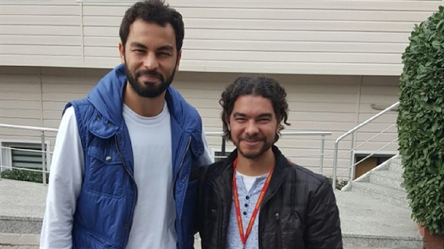 Uğur Uçak, Florya Metin Oktay Tesislieri'ne giderek benzeri Selçuk İnan ile hatıra fotoğrafı çektirmişti.