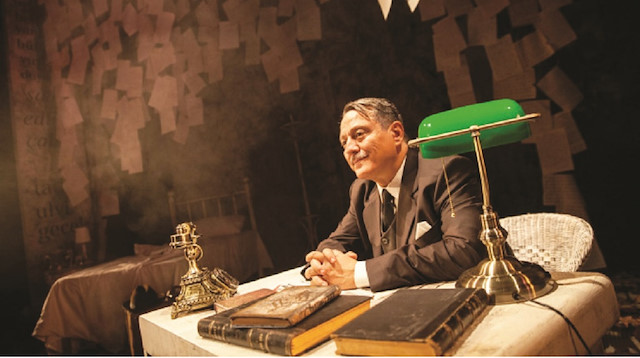 İstanbul Devlet Tiyatrosu, Yahya Kemal Beyatlı’nın hayatını tiyatro sahnesine taşıyor.