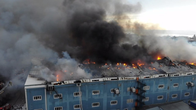 Esenyurt'ta fabrikada büyük yangın