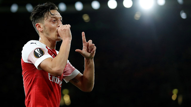 Mesut Özil bu sezon Arsenal formasıyla çıktığı 9 maçta 4 gol atarken 1 de asist kaydetti.
