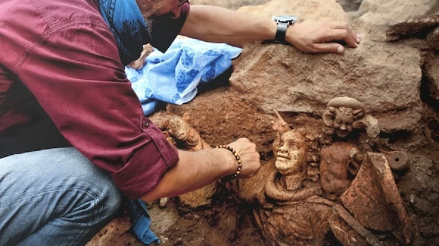 Kazılarda 2 bin 100 yıllık olduğu tahmin edilen Ana Tanrıça Kibele Heykeli de bulundu. 