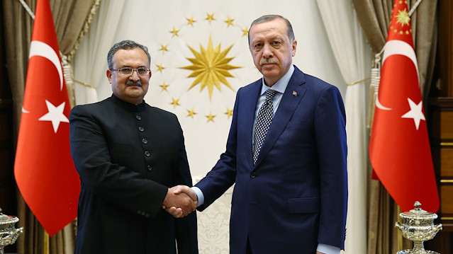 File photo: Pakistani ambassador Muhammad Syrus Sajjad Qaz and Turkish President Recep Tayyip Erdoğan