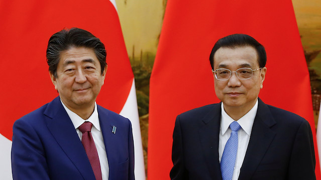Chinese Premier Li Keqiang and Japanese Prime Minister Shinzo Abe