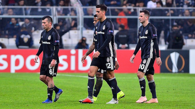 Beşiktaş savunması Genk karşısında yaptıkları hatalarla taraftarlarına hayal kırıklığı yaşattı.