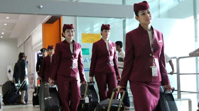 Katar Havayolları kabin görevlileri