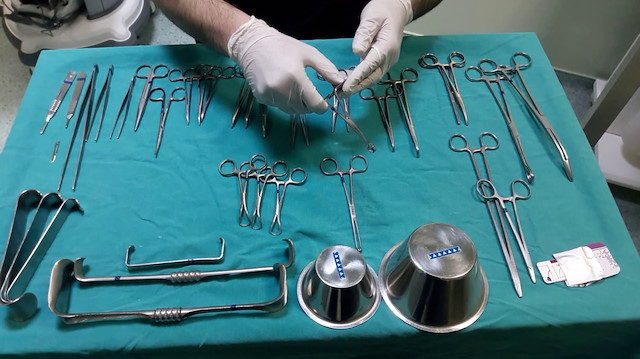 ​Adana Şehir Eğitim ve Araştırma Hastanesinde ameliyat aletleri 'karekod' ile kontrol ediliyor.