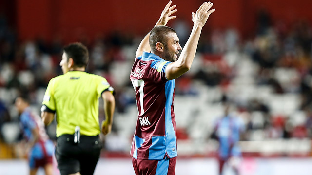Burak Yılmaz, Antalyaspor karşısında takımının tek golünü attı.