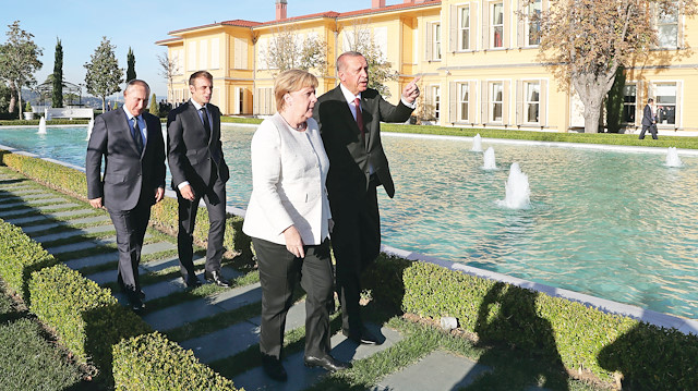 Cumhurbaşkanı Erdoğan, Rusya Devlet Başkanı Putin, Fransa Cumhurbaşkanı Macron ve Almanya Başbakanı Merkel ile Vahdettin Köşkü'nde bir araya geldi.