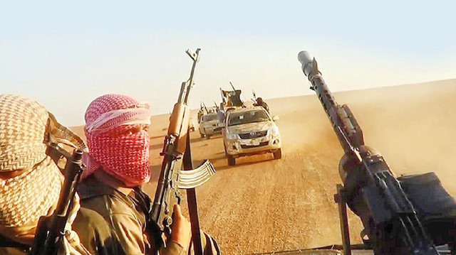 وثائق جديدة لـ يني شفق.. هكذا تسلم داعش أسلحته من الولايات المتحدة