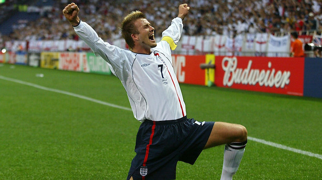 David Beckham, futbol kariyerinde en son Paris Saint-Germain'de forma giydi. Yıldız isim, FIFA Yılın Futbolcusu Ödülü'ne iki defa aday olmuştu.