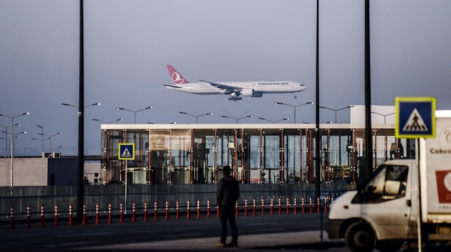 İstanbul Havalimanı'ndan ilk yapılacak ticari uçuş Türk Hava Yolları'na ait Boeing 777 tipi uçak ile yapıldı.
