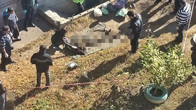 Öldürülen polisin cesedi komşular tarafından bir bahçede bulundu.