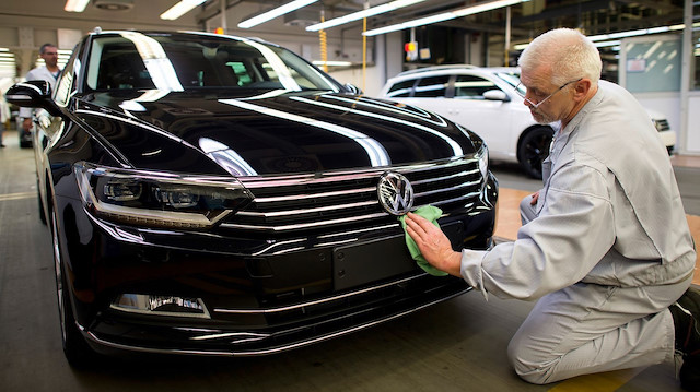 Dizel emisyon skandalı yüzünden Volkswagen, 9.2 milyar euroluk dava ile karşı karşıya.