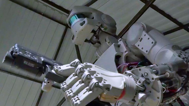 Suudi Arabistan, geçen yıl merkezi Hong Kong'da bulunan Hanson Robotics şirketinin ürettiği robot Sophia'ya vatandaşlık verdiğini duyurmuştu.