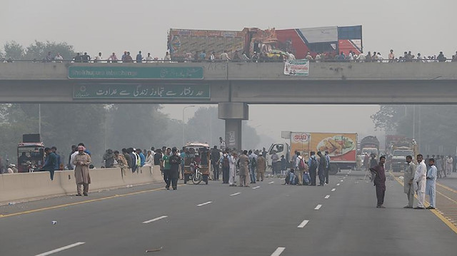 After thousands block roads Thursday over blasphemy acquittal, talks with protestors falter, threatening more chaos