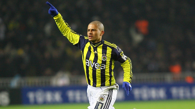 Alex de Souza, 9 sezon üst üste Fenerbahçe forması giymişti.
