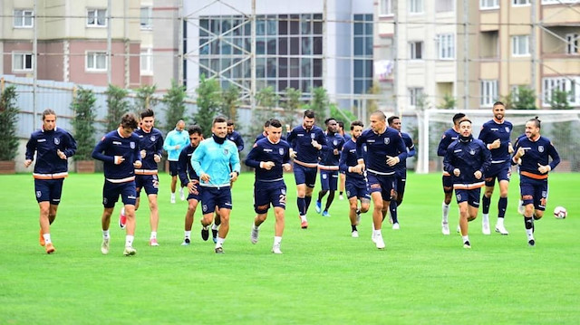 Başakşehir'de Gökhan İnler'in Beşiktaş maçına 11'de başlaması beklenmiyor.