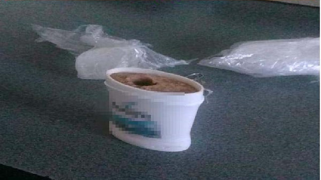 Yakalanan PKK'lıların üzerinden çıkan Roll on deodorant kutusu içerisine yerleştirilmiş plastik patlayıcı.