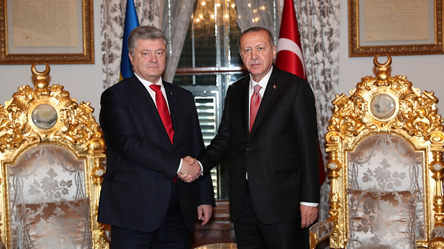 Turkish President Tayyip Erdoğan meets with his Ukrainian counterpart Petro Poroshenko