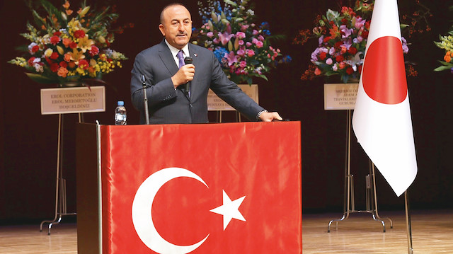 Çavuşoğlu Nagoya’daki Türk derneğini ziyaret etti.